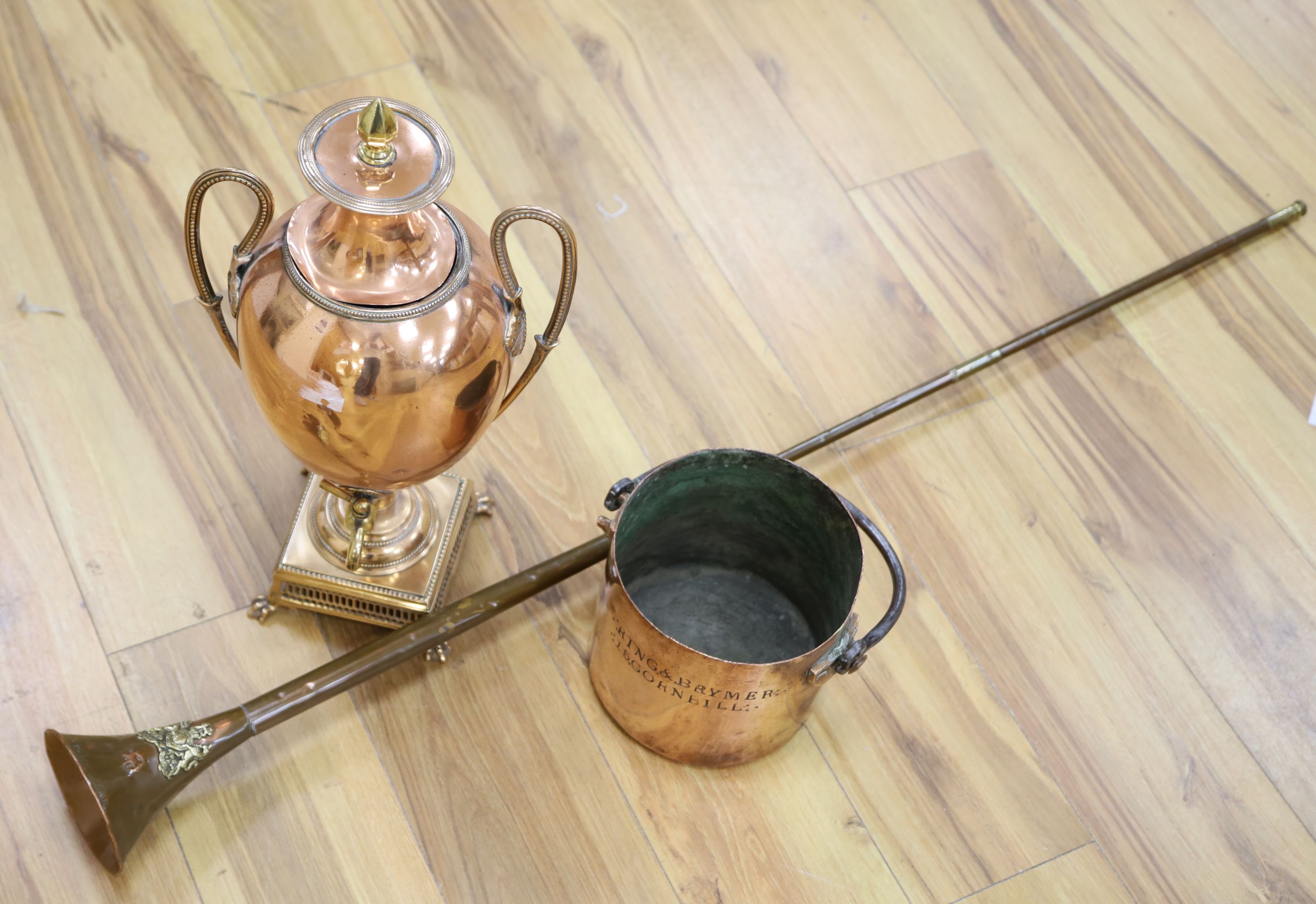 A Victorian copper measure, a coaching horn and a samovar
